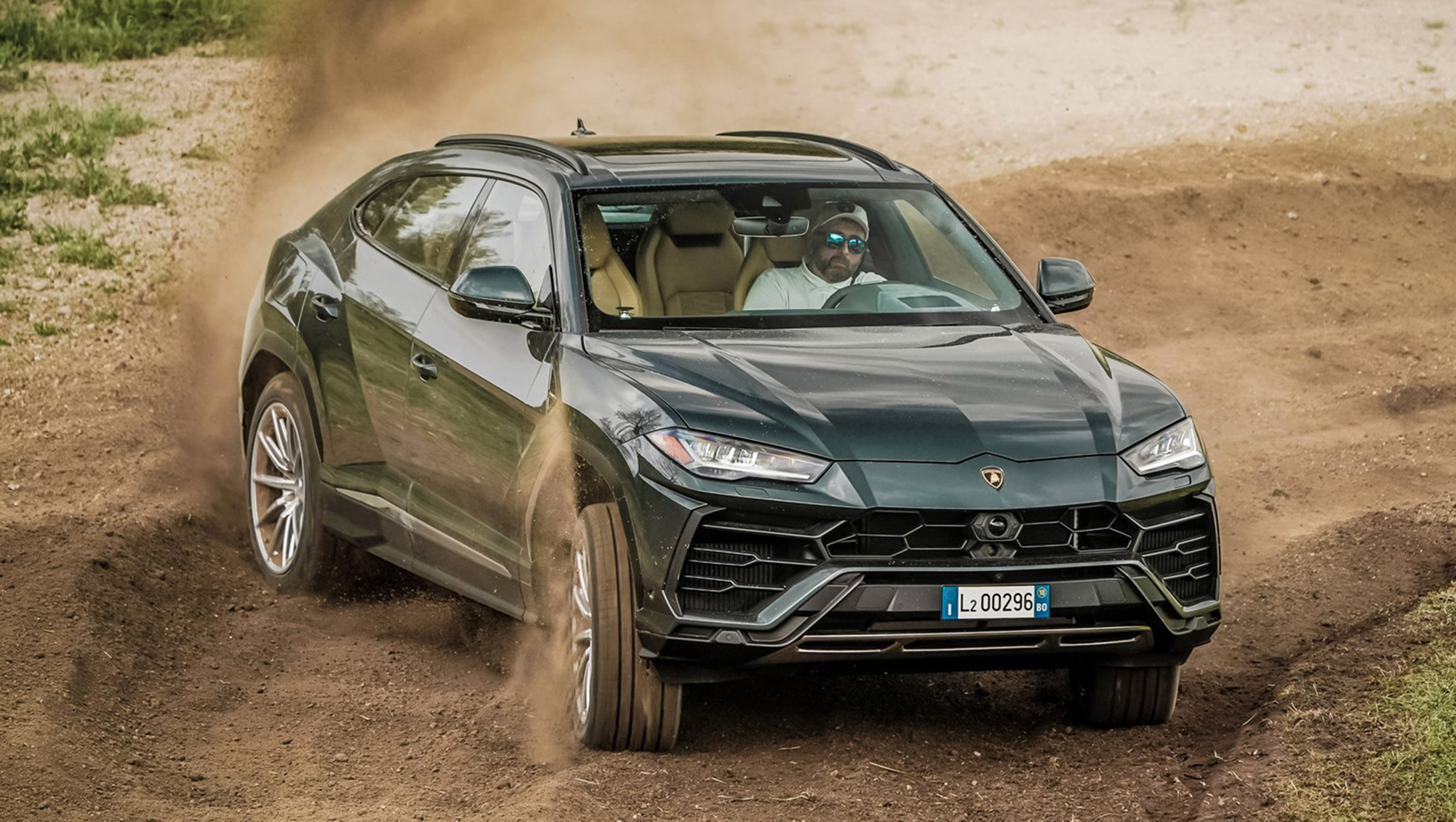 86-lamborghini-urus.jpg