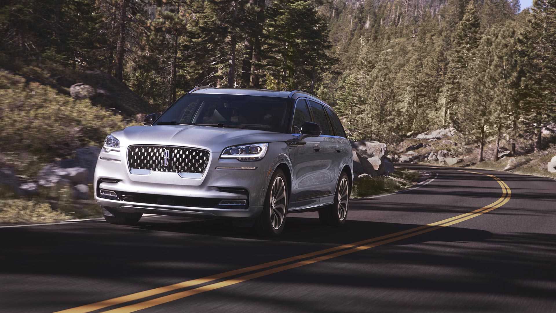 2020-lincoln-aviator-lo-dien-1.jpg