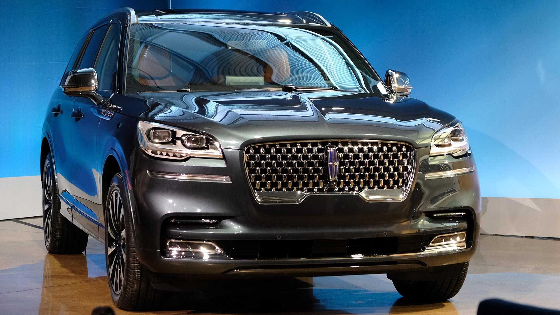 2020-lincoln-aviator-lo-dien-15.jpg