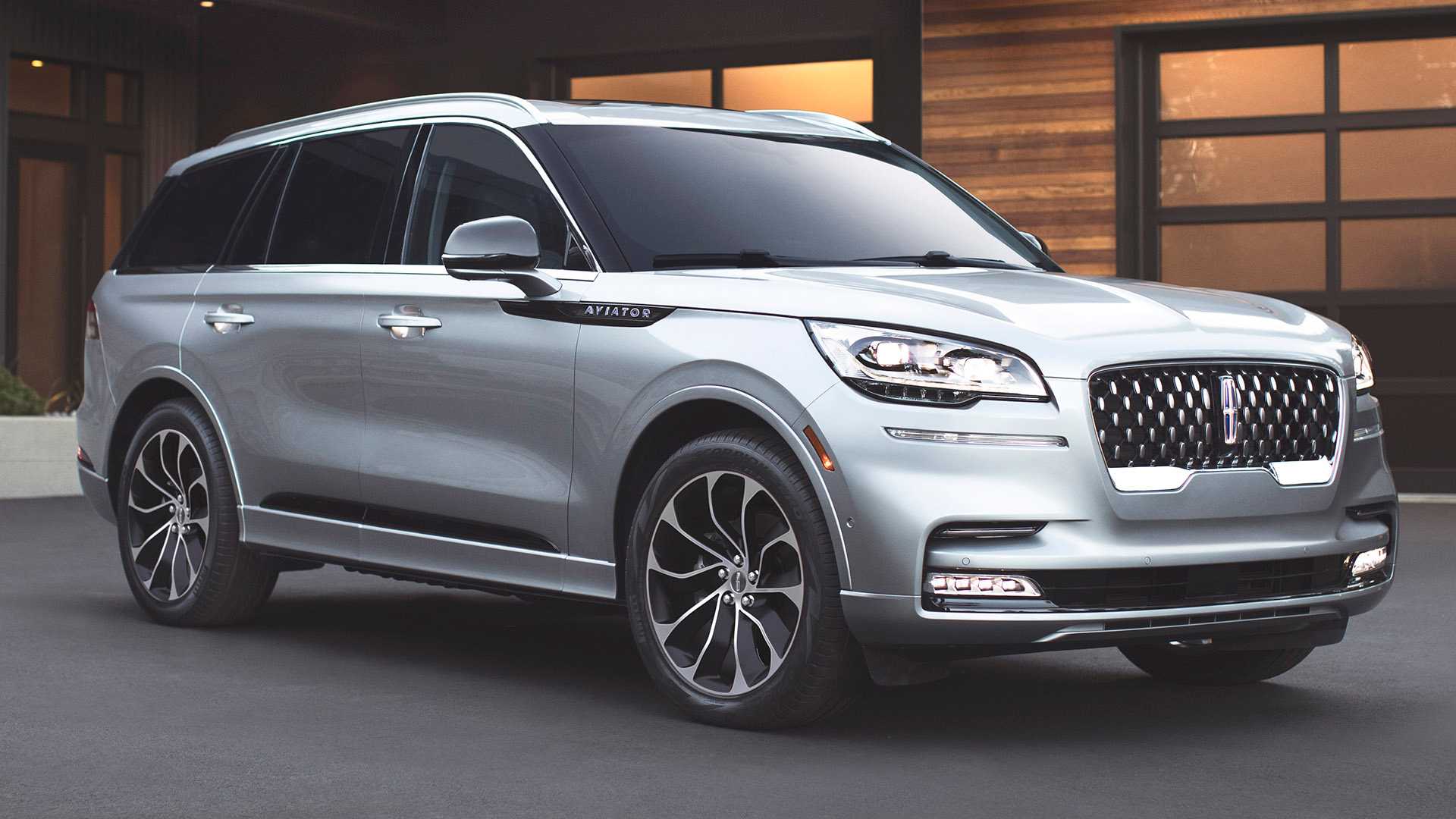 2020-lincoln-aviator-lo-dien-3.jpg