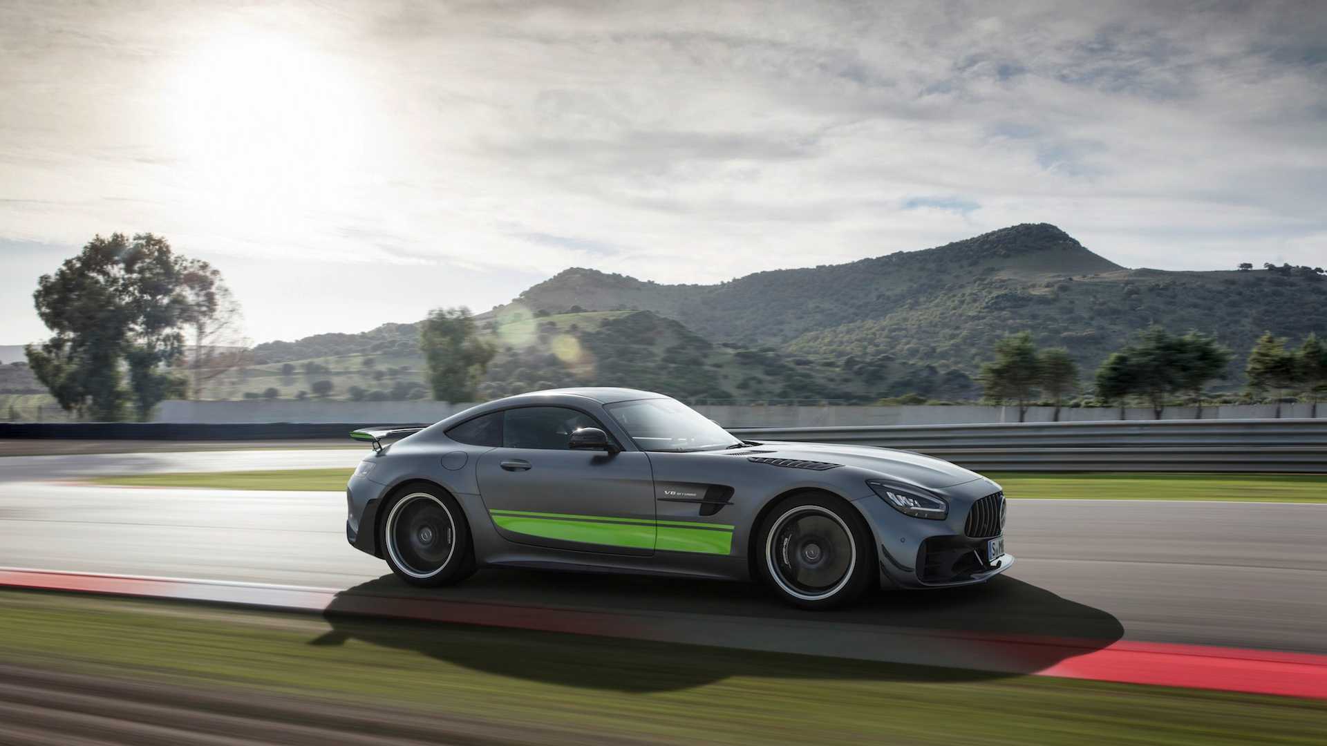 2020-mercedes-amg-gt-lo-dien-17.jpg