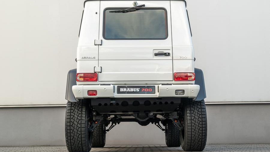 brabus-700-4x4-squared-1-4.jpg