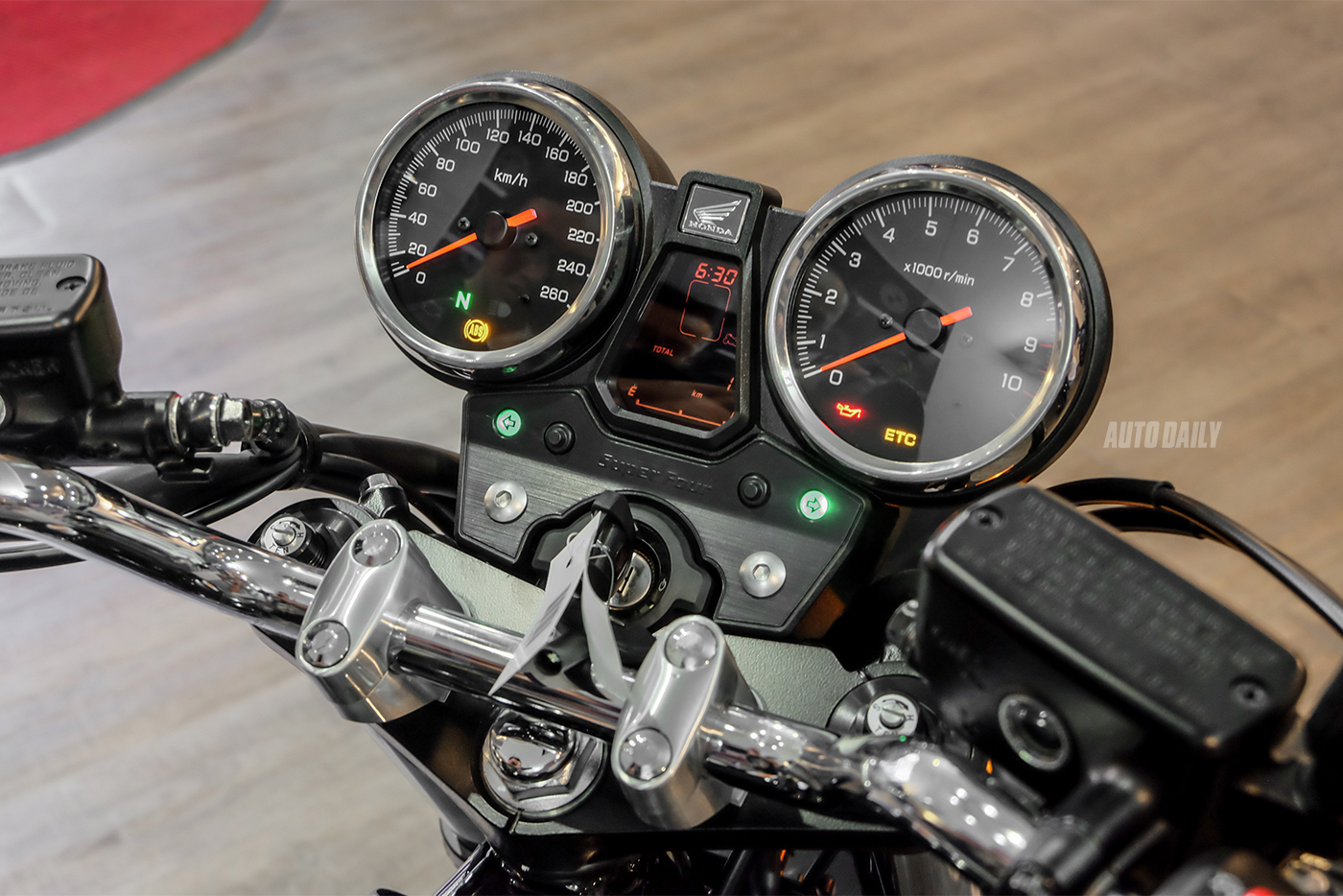 honda-cb1300-sf-2019-10.jpg