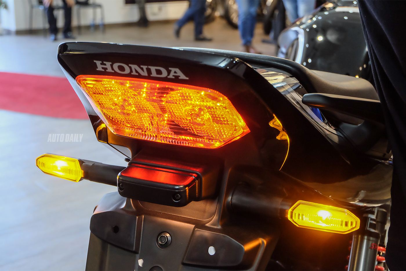 honda-cb1300-sf-2019-12.jpg