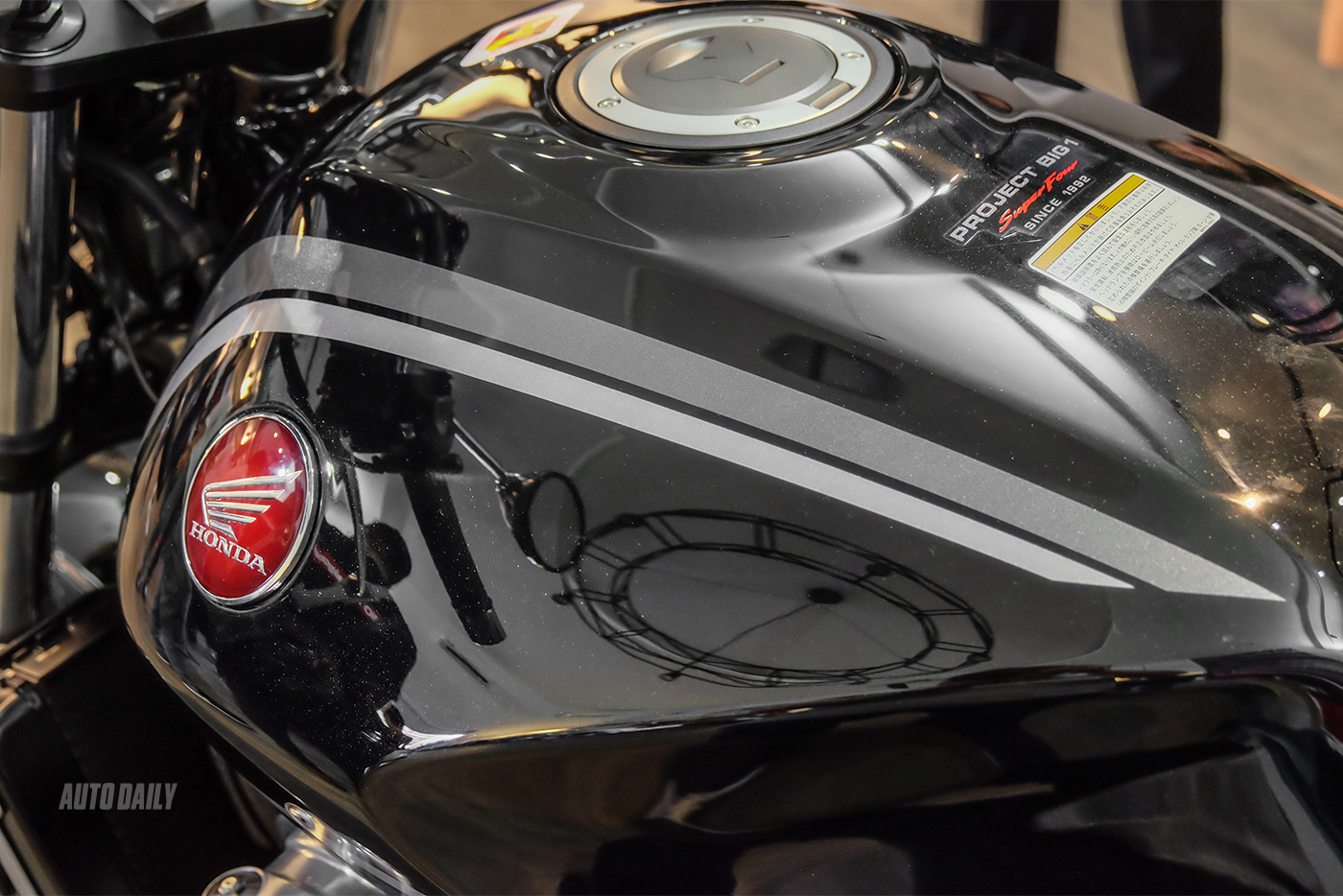 honda-cb1300-sf-2019-15.jpg