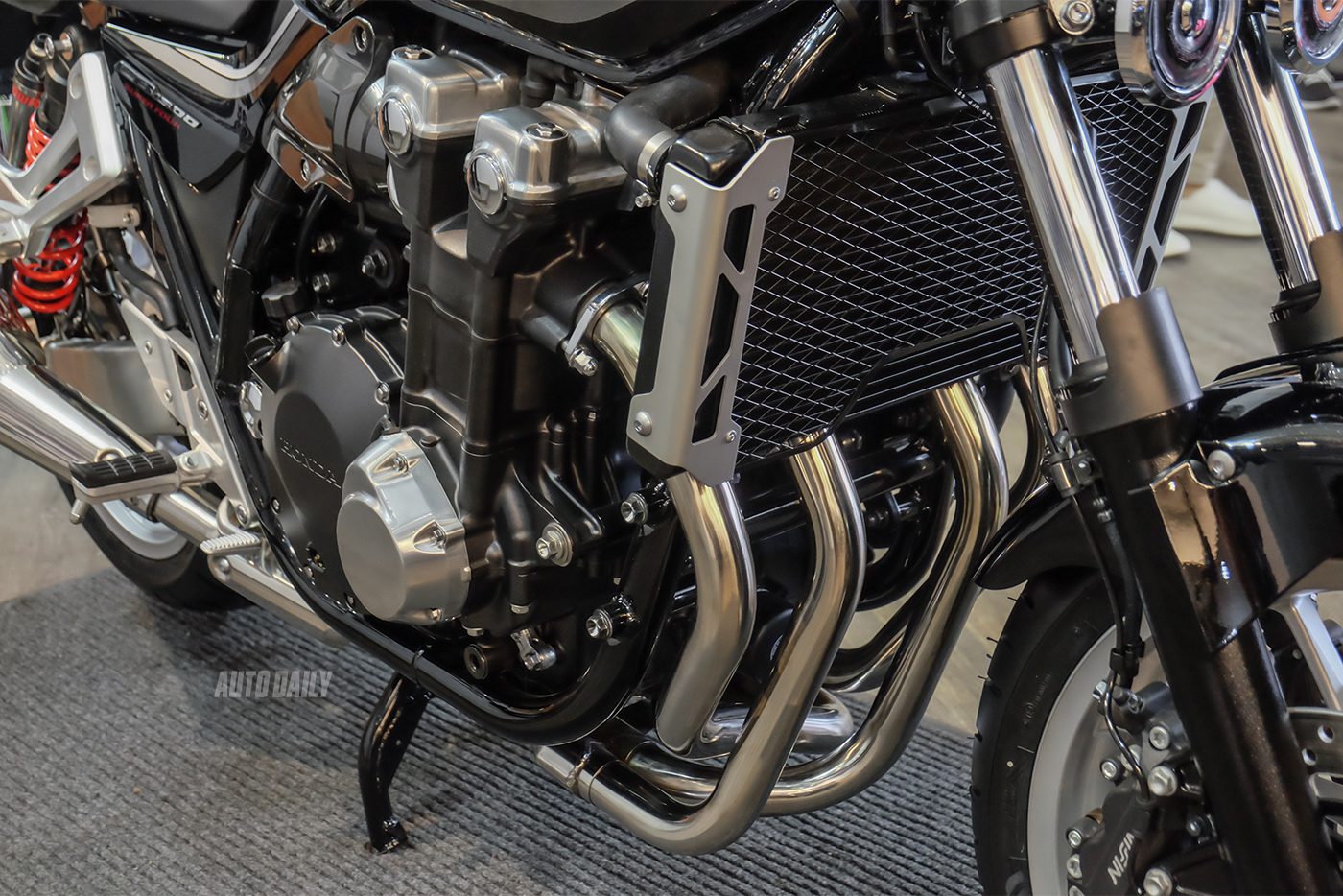 honda-cb1300-sf-2019-3.jpg