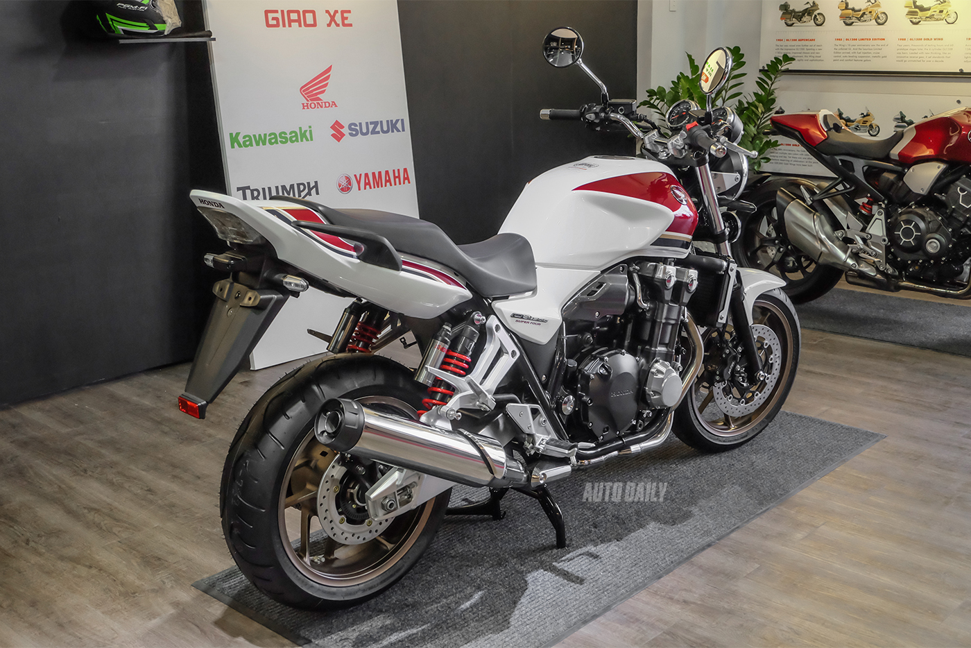 honda-cb1300-sf-2019-6.jpg