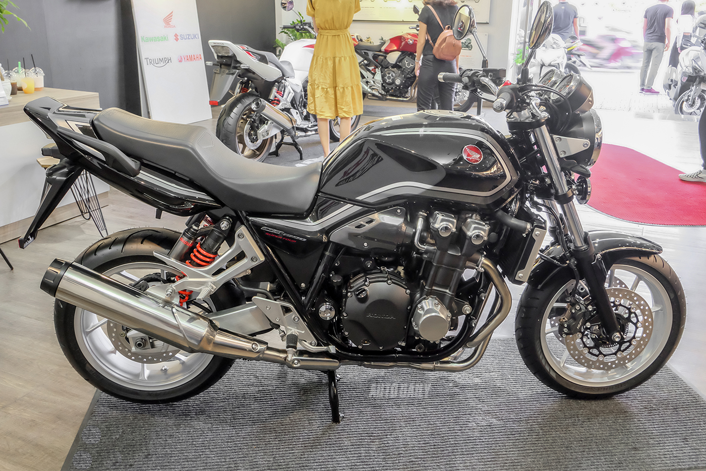 honda-cb1300-sf-2019-8.jpg