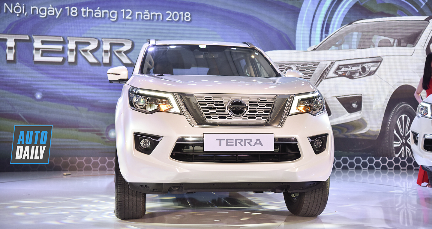 Giá lăn bánh 3 phiên bản Nissan Terra 2018 tại Việt Nam