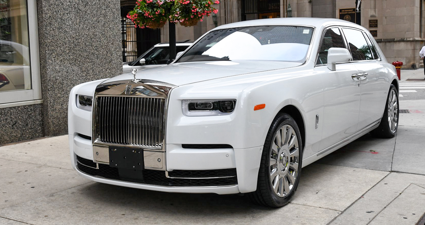 Rolls-Royce phantom EWB 2018 được chào bán giá hơn 55 tỷ