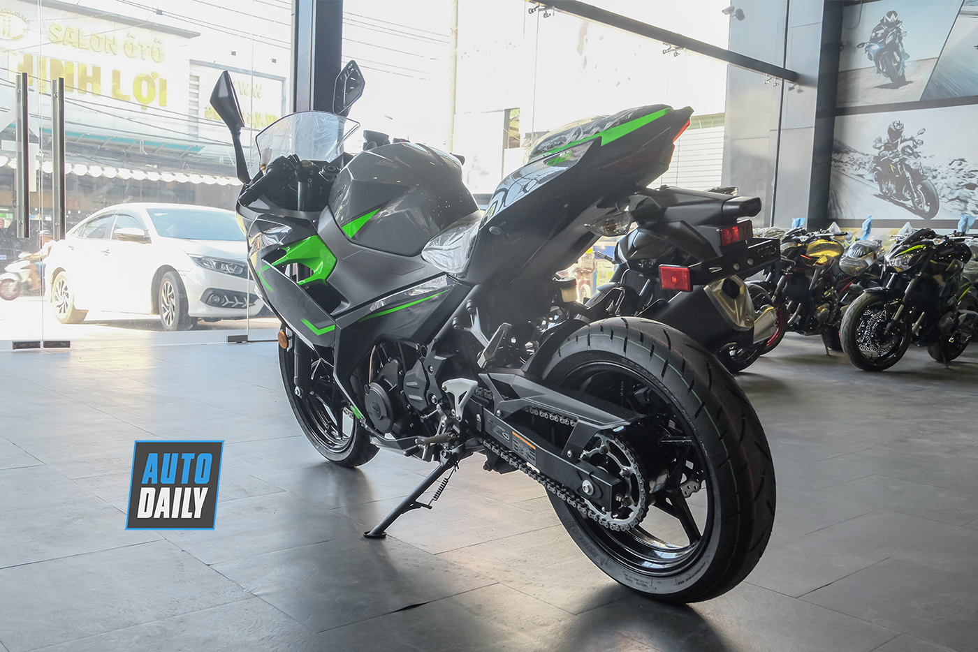 kawasaki-ninja-400-abs-2019-12.jpg