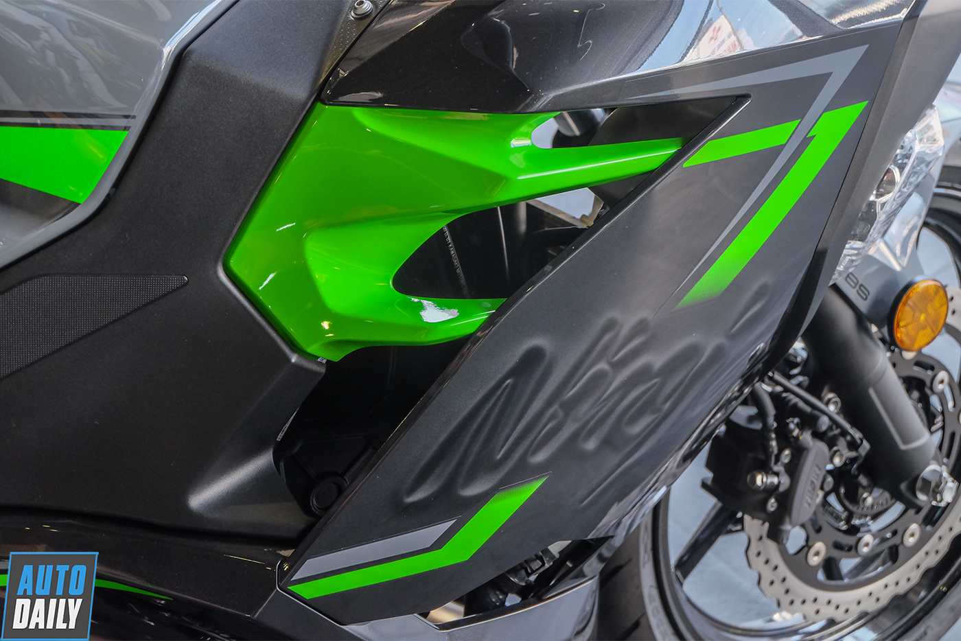 kawasaki-ninja-400-abs-2019-4.jpg