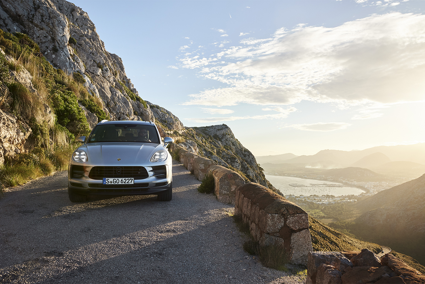 porsche-macan-s-v6-turbo-new-1.jpg