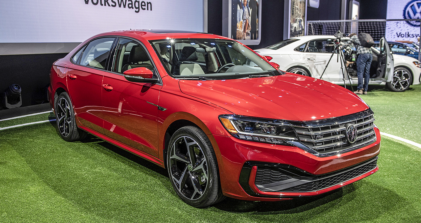 Volkswagen Passat 2020 ra mắt với diện mạo hầm hố, hiện đại