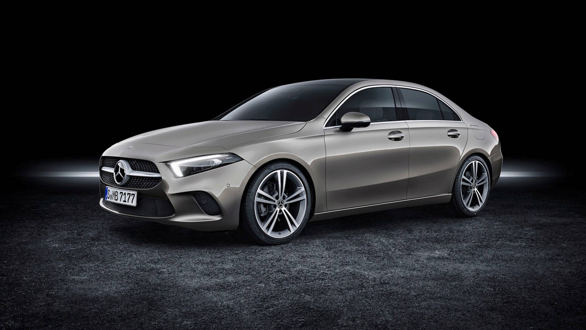 2019-mercedes-benz-a-class-sedan-chot-gia-8.jpg