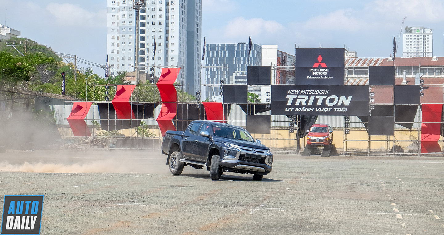 Xem Leona Chin Drift Mitsubishi Triton hoàn toàn mới tại Sài Gòn