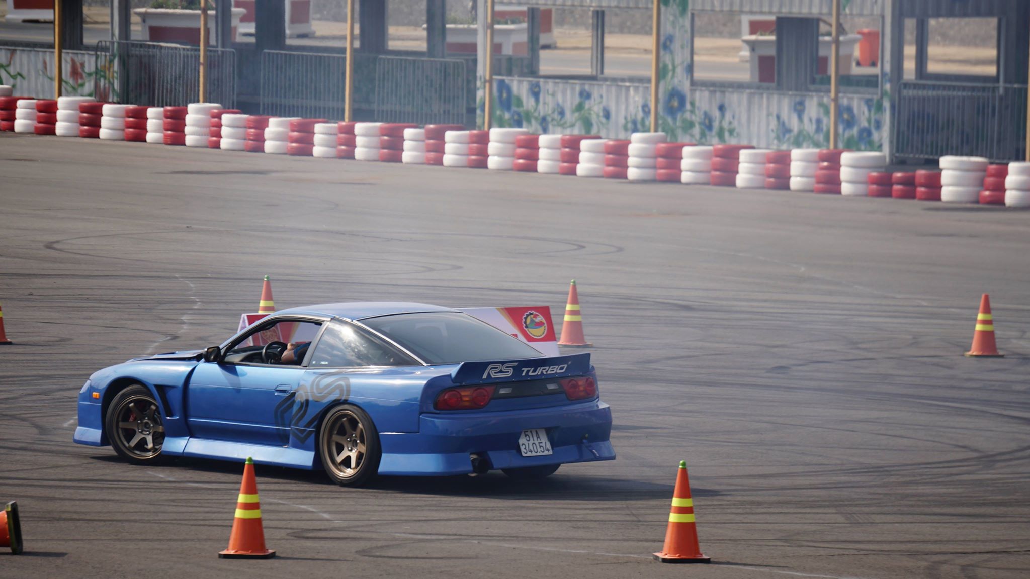 drift-gymkhana-02.jpg