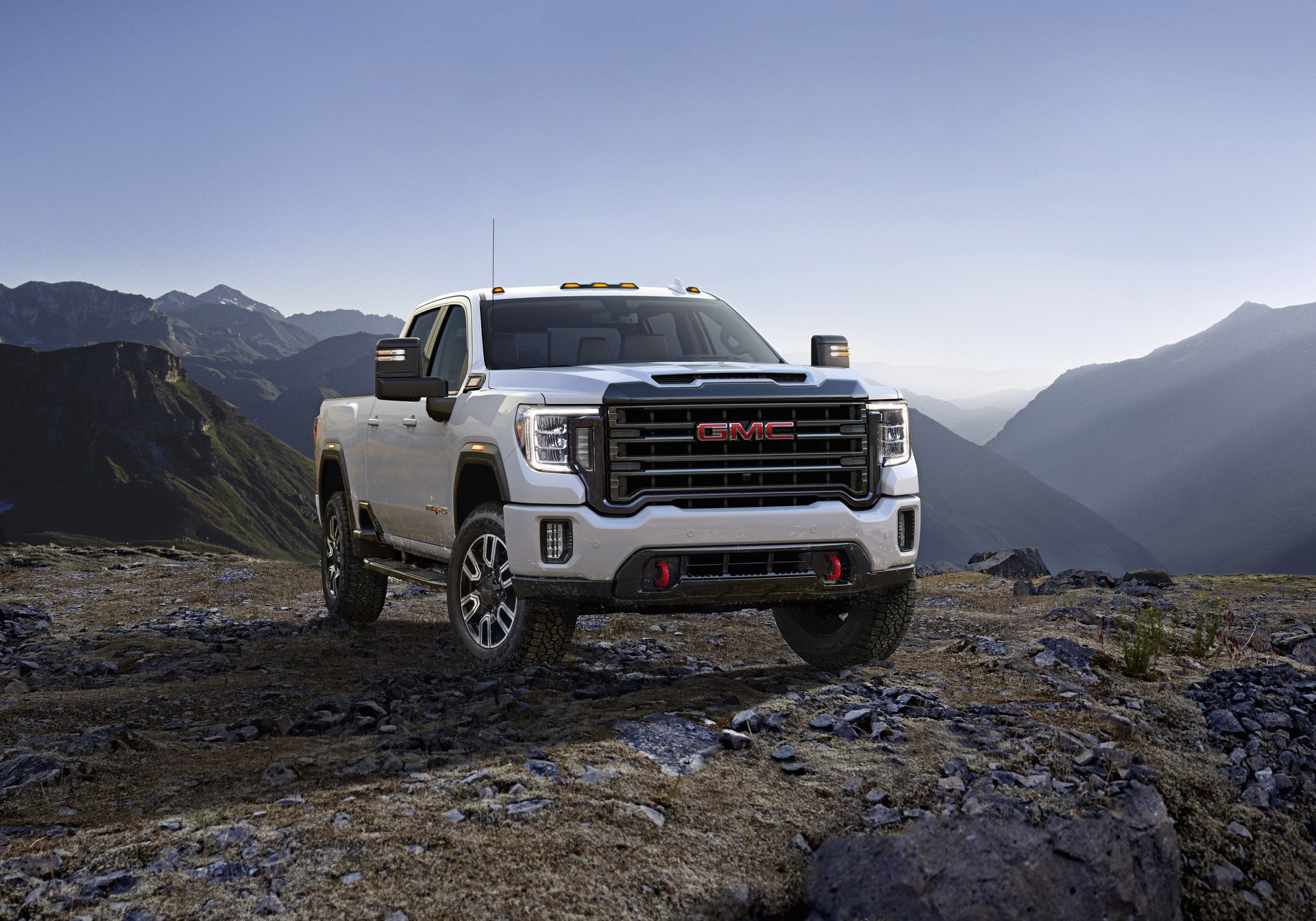 trinh-lang-ban-tai-hang-nang-2020-gmc-sierra-500hd-1.jpg