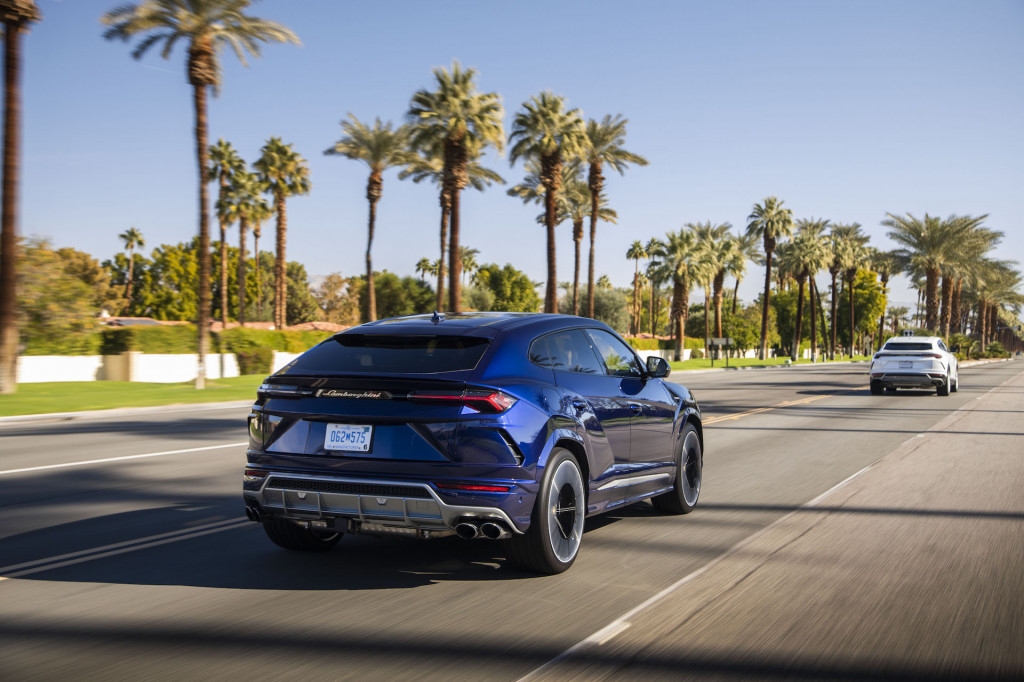 2019-lamborghini-urus-100683264-l.jpg