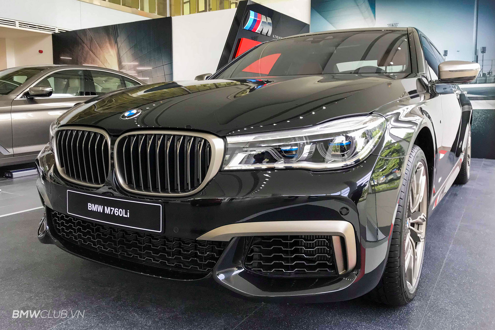 bmw-m760li-autodaily-50636673-2927989913881719-7652526639271641088-n1.jpg