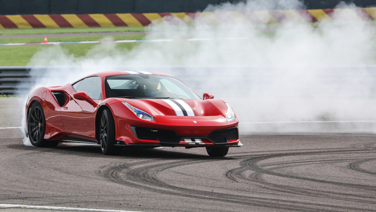 ferrari-488-pista-prova-sul-circuito-di-fiorano.jpg