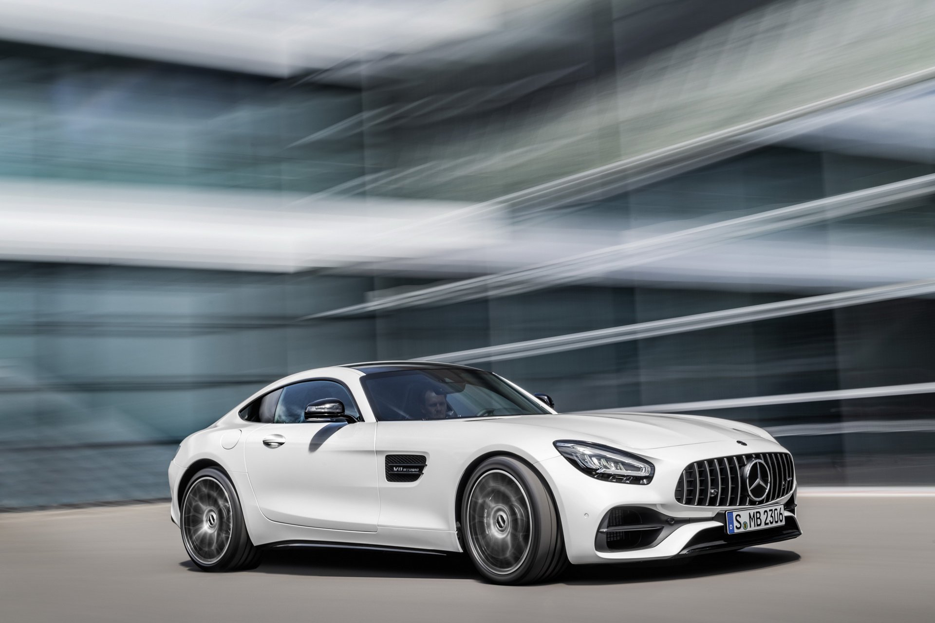 gia-ban-mercedes-amg-gt-facelift-1.jpg