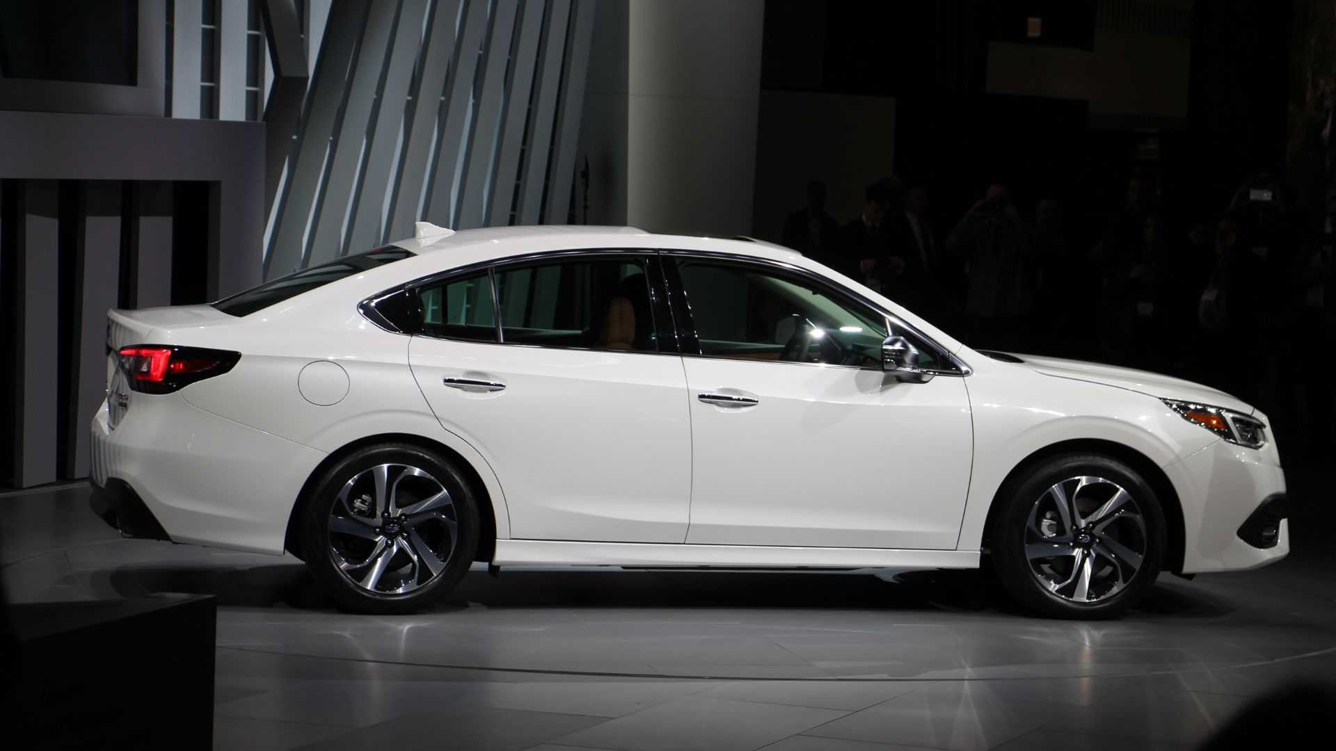 2020-subaru-legacy-2.jpg