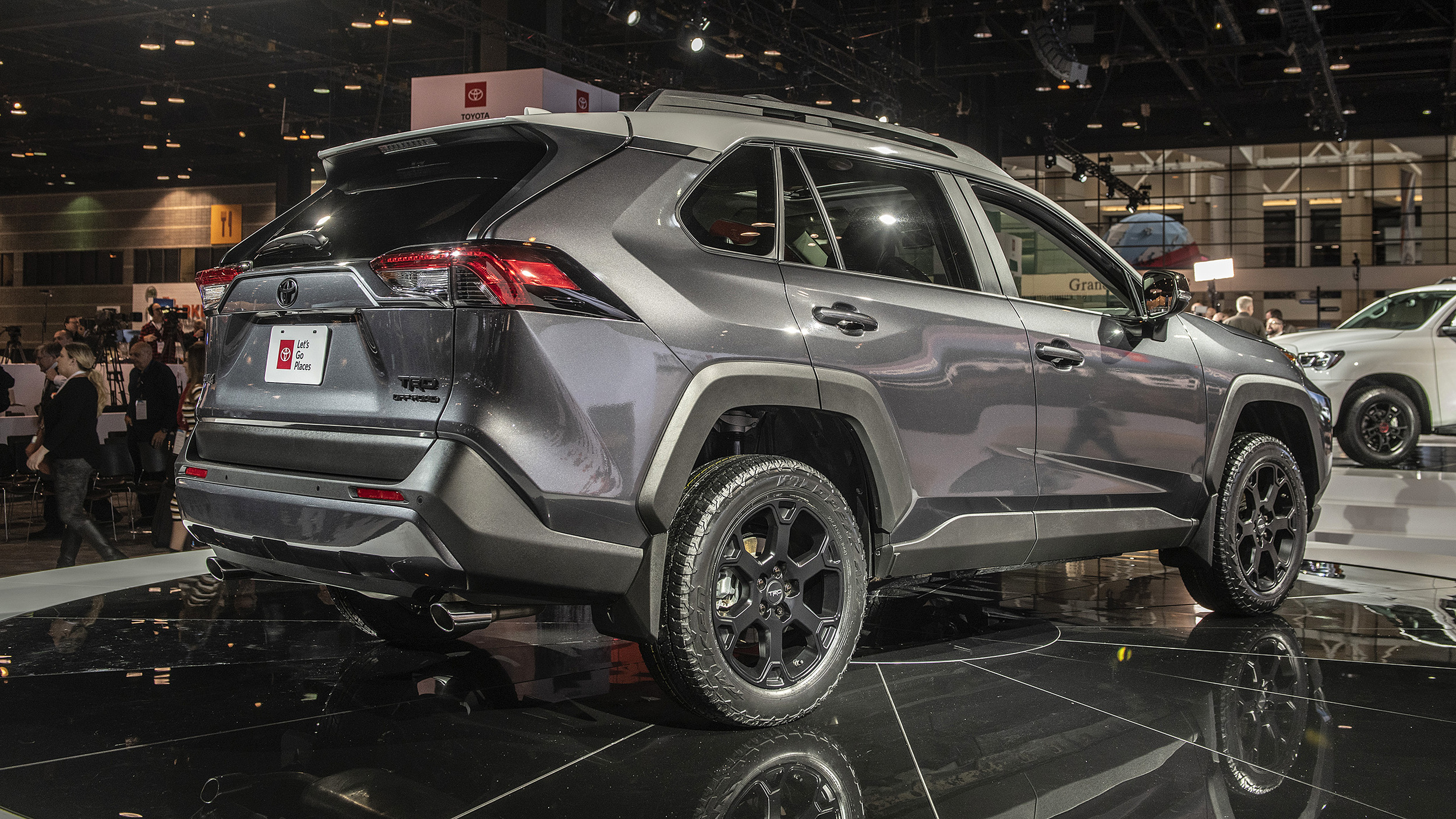 2019-toyota-rav4-trd-off-road-trinh-lang-2.jpg