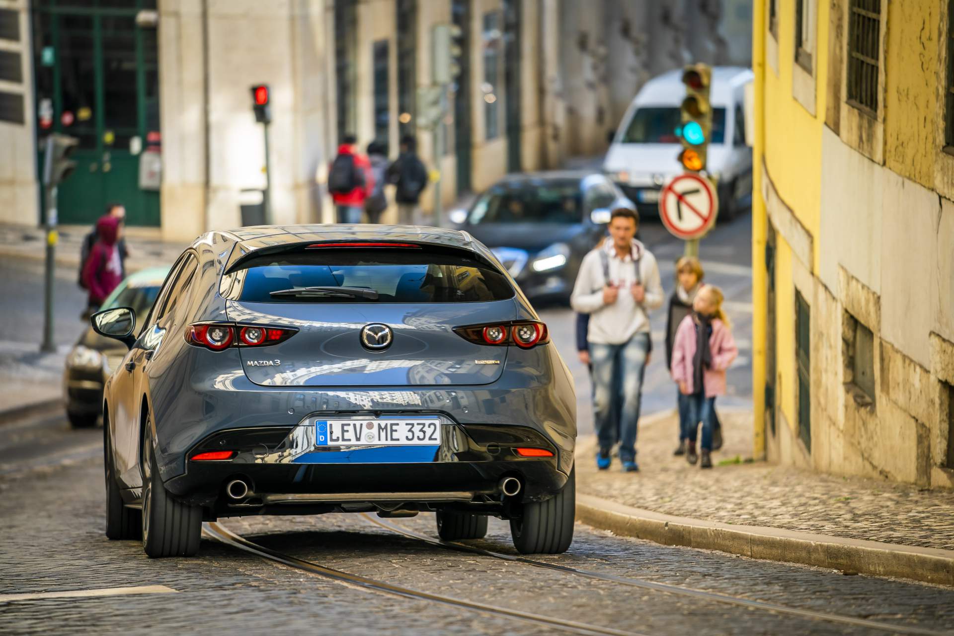 2019-mazda3-ra-mat-chau-au-5.jpg