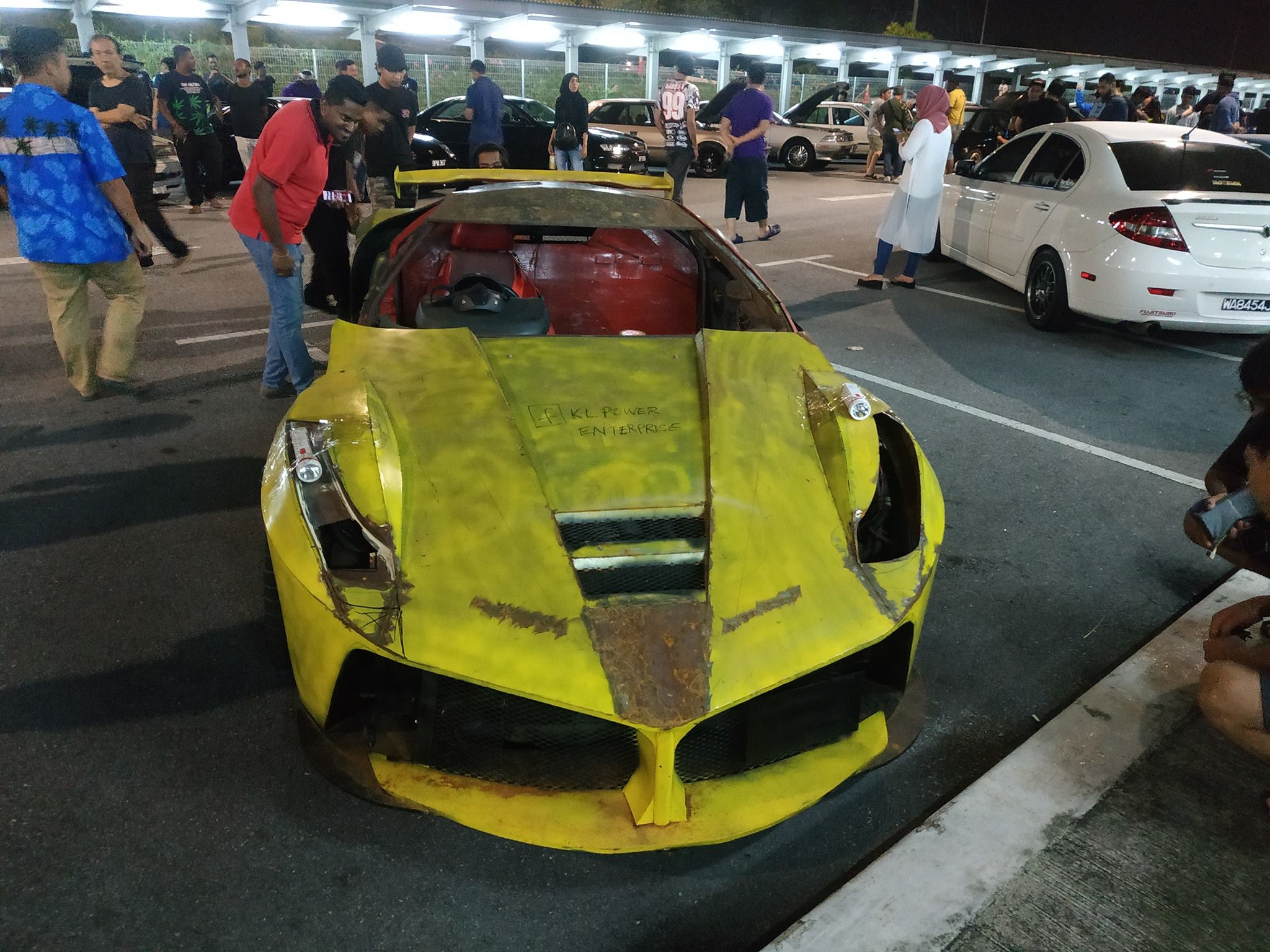 laferrari-malaysia-tu-che-3.jpg