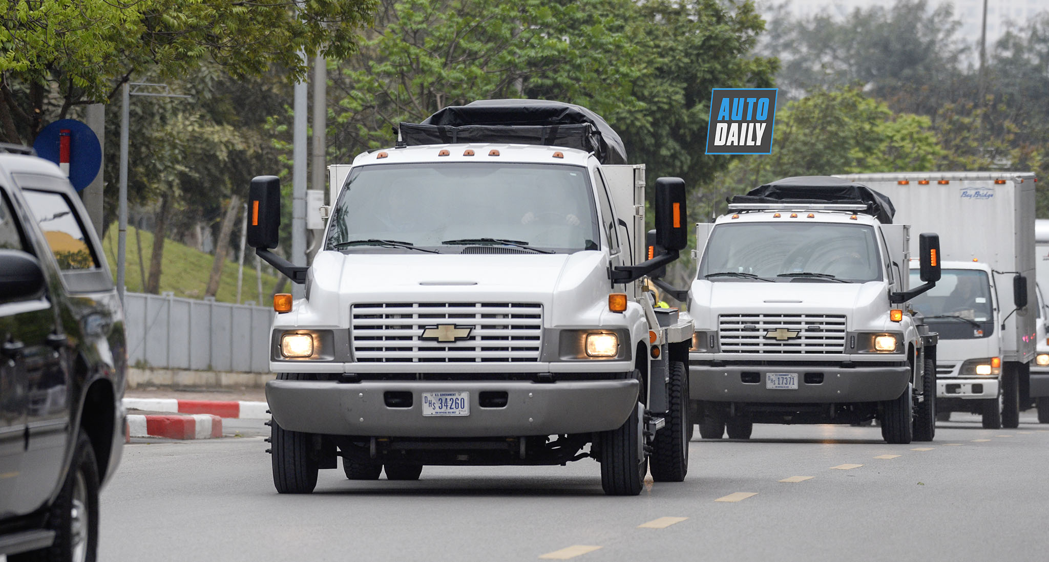 Bán tải Chevrolet C5500 chở thiết bị bảo vệ tổng thống Mỹ đến Việt Nam