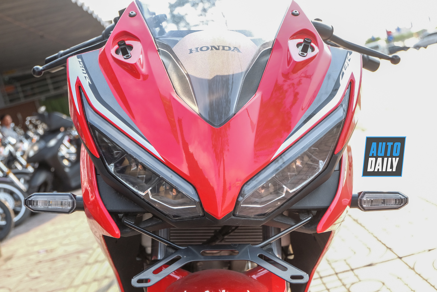 honda-cbr150r-abs-2019-19.jpg