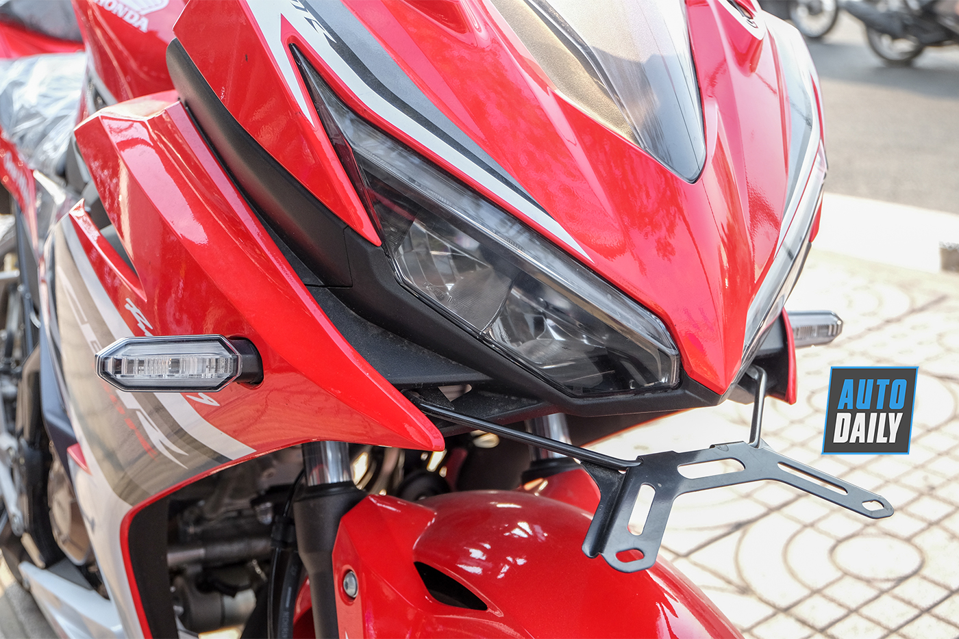 honda-cbr150r-abs-2019-20.jpg