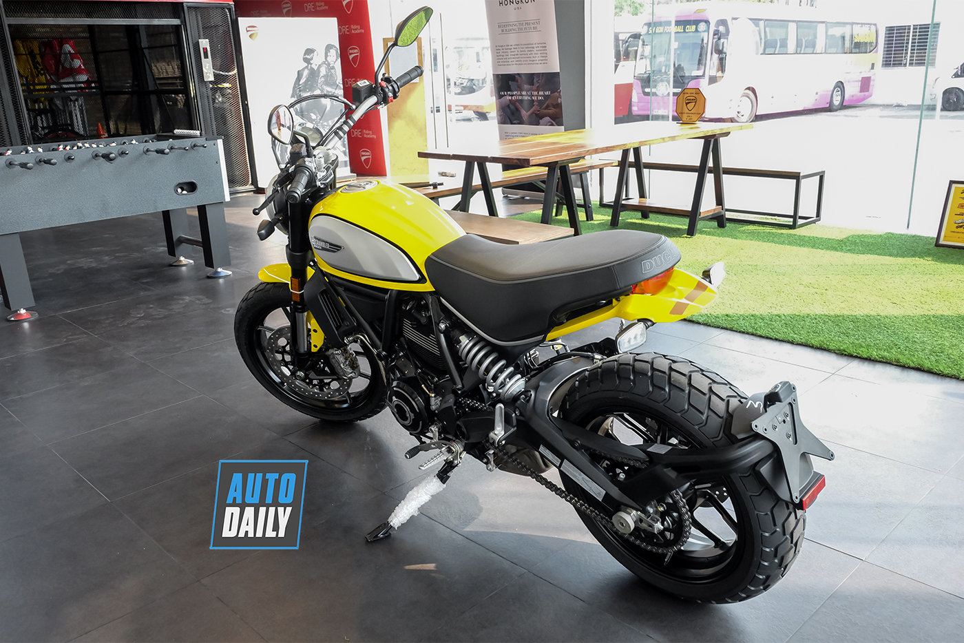 ducatin-scrambler-icon-2019-6.jpg