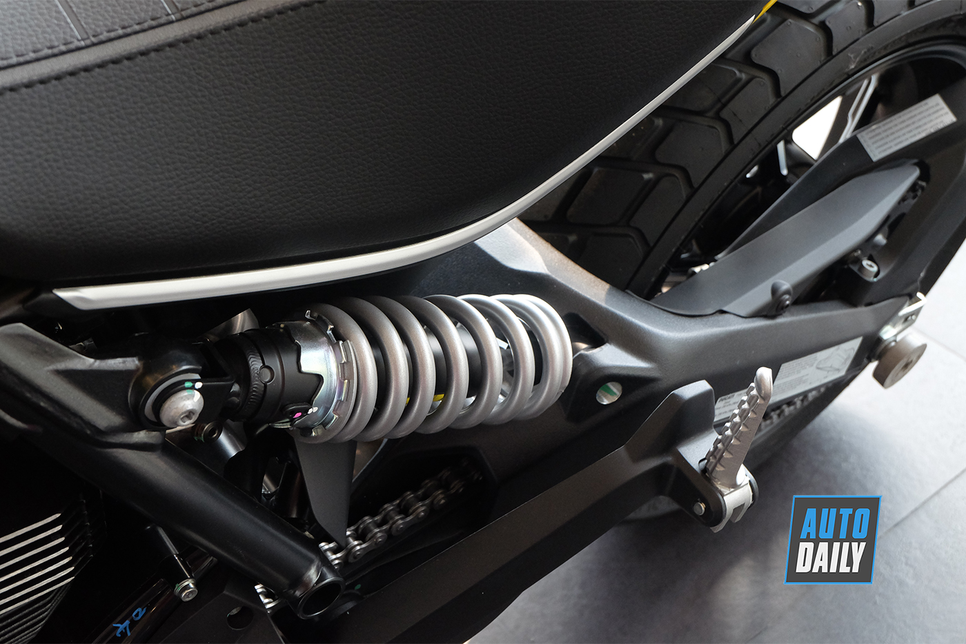ducatin-scrambler-icon-2019-8.jpg