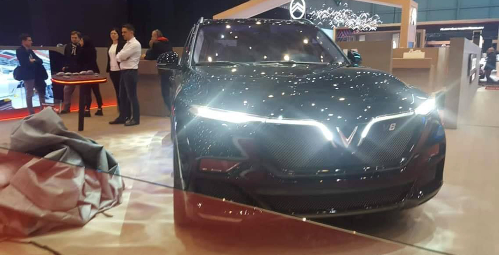Vinfast sắp ra mắt SUV hiệu suất cao Lux V8 tại Geneva Motor Show?