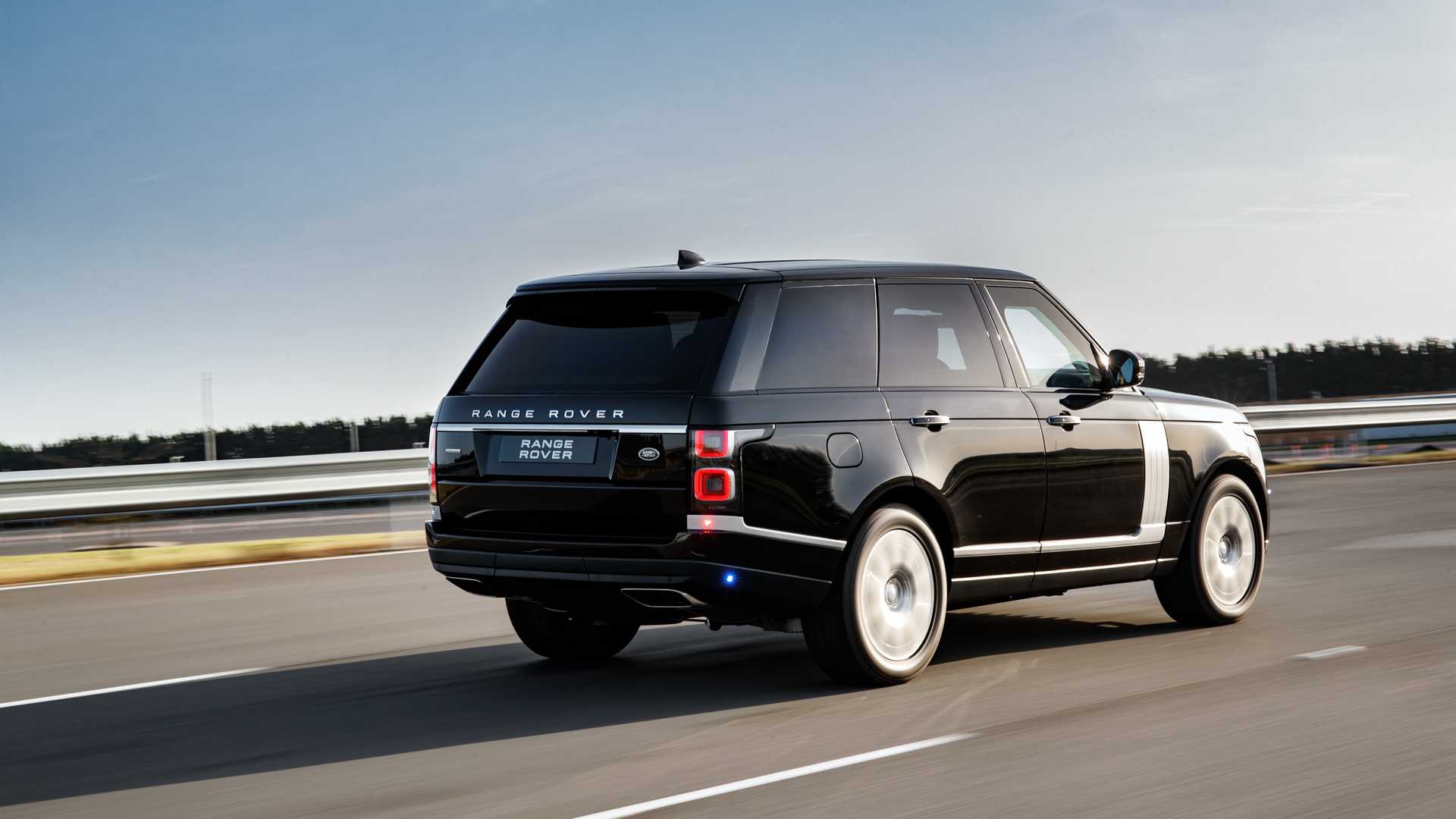 2019-range-rover-sentinel-5.jpg