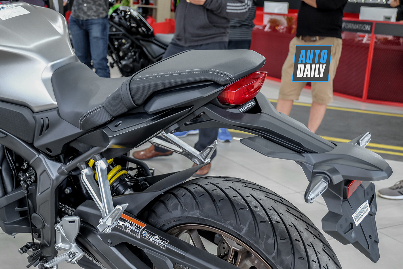 honda-cb650r-2019-16.jpg