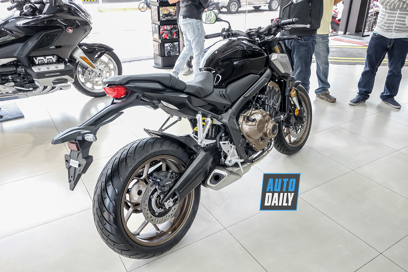 honda-cb650r-2019-17.jpg