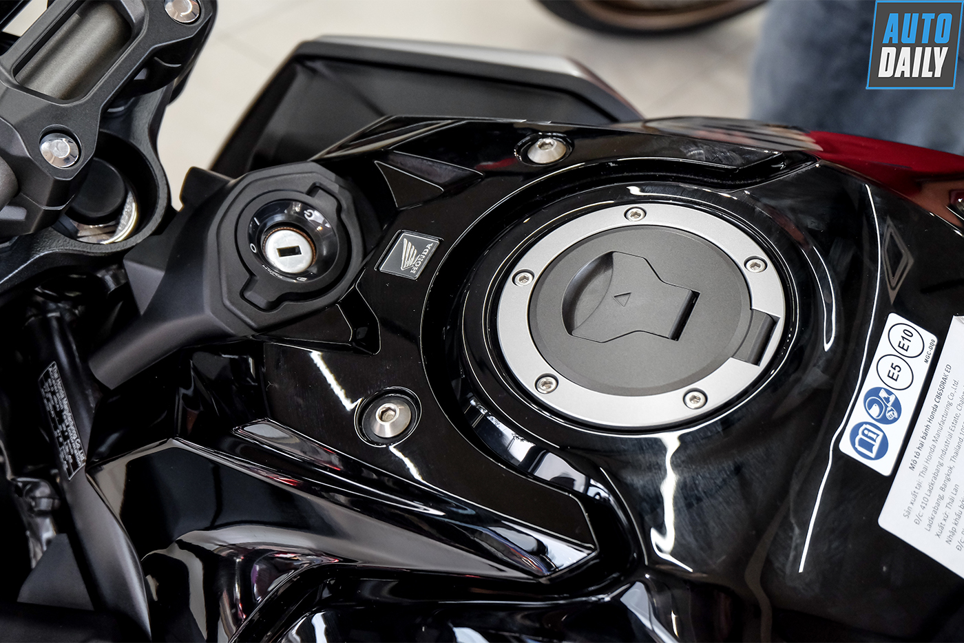 honda-cb650r-2019-30.jpg