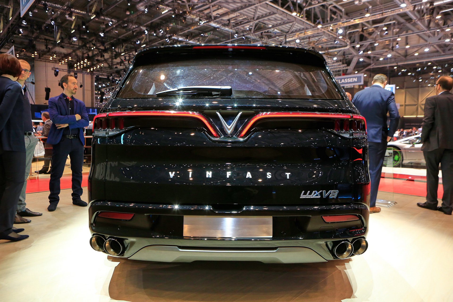 vinfast-lux-v8-5.jpg