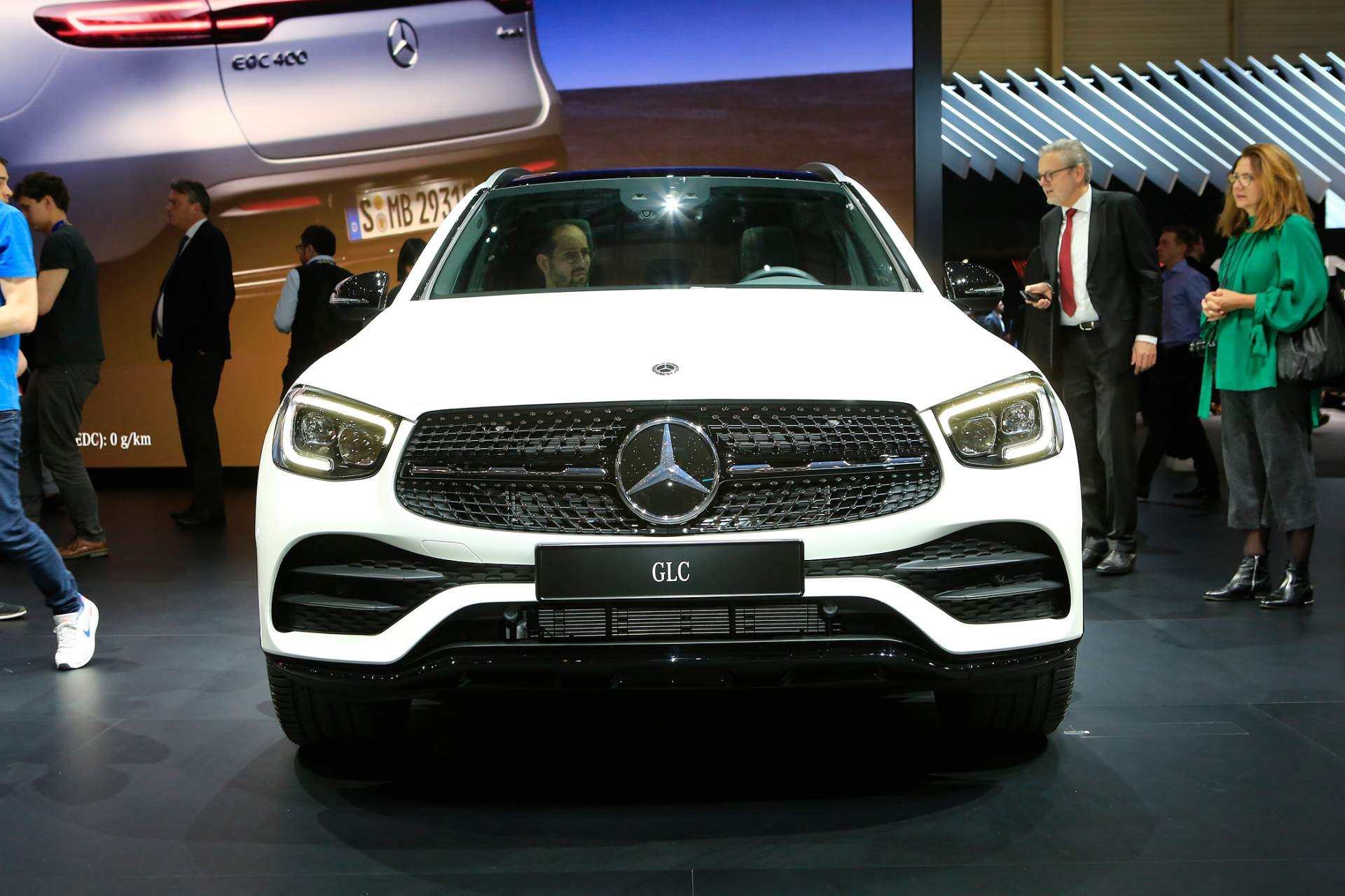 mercedes-benz-glc-20207ea00f54-mercedes-benz-glc-facelift-at-2019-geneva-motor-show-1-1.jpg