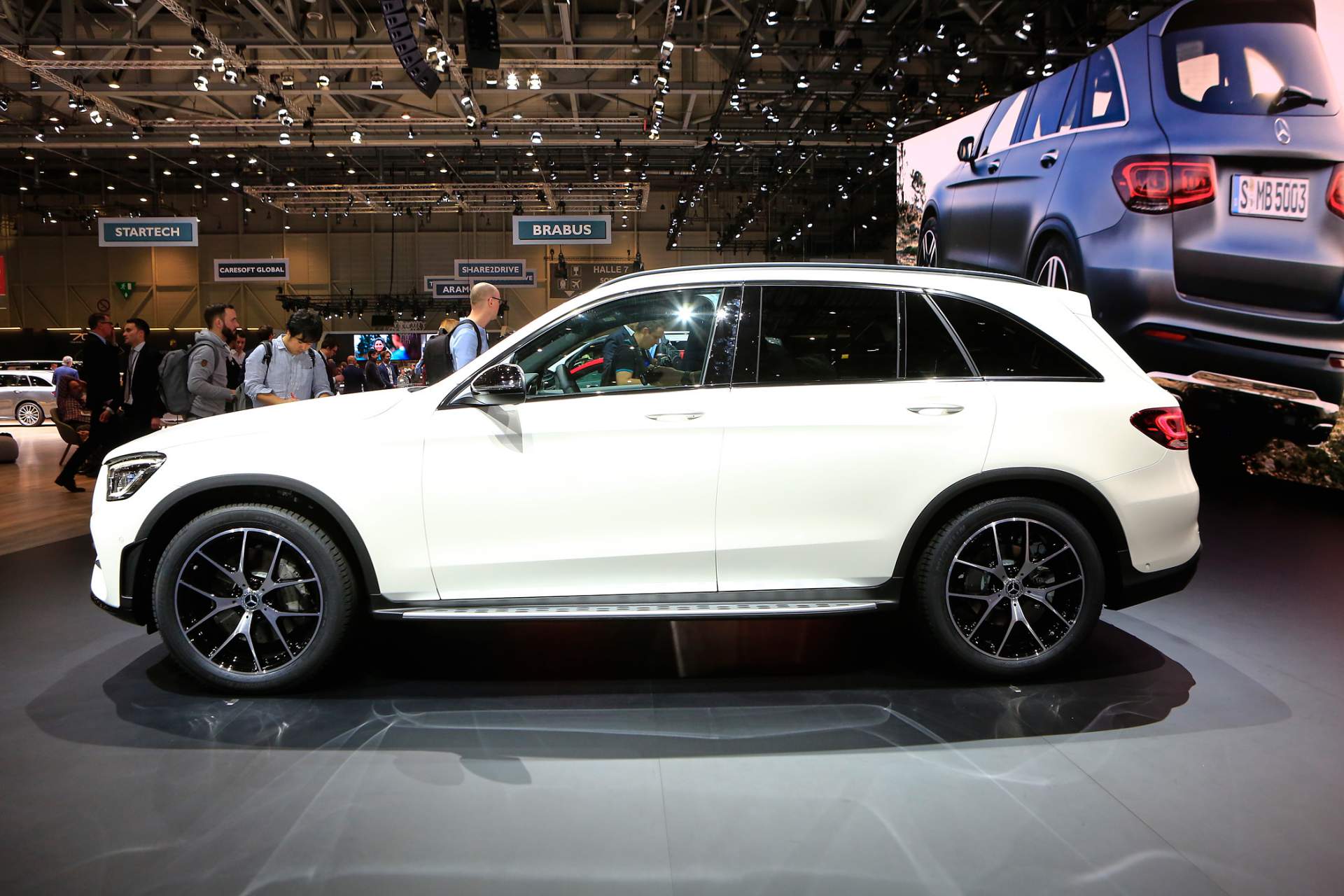 mercedes-benz-glc-2020a9f2ad00-mercedes-benz-glc-facelift-at-2019-geneva-motor-show-6.jpg