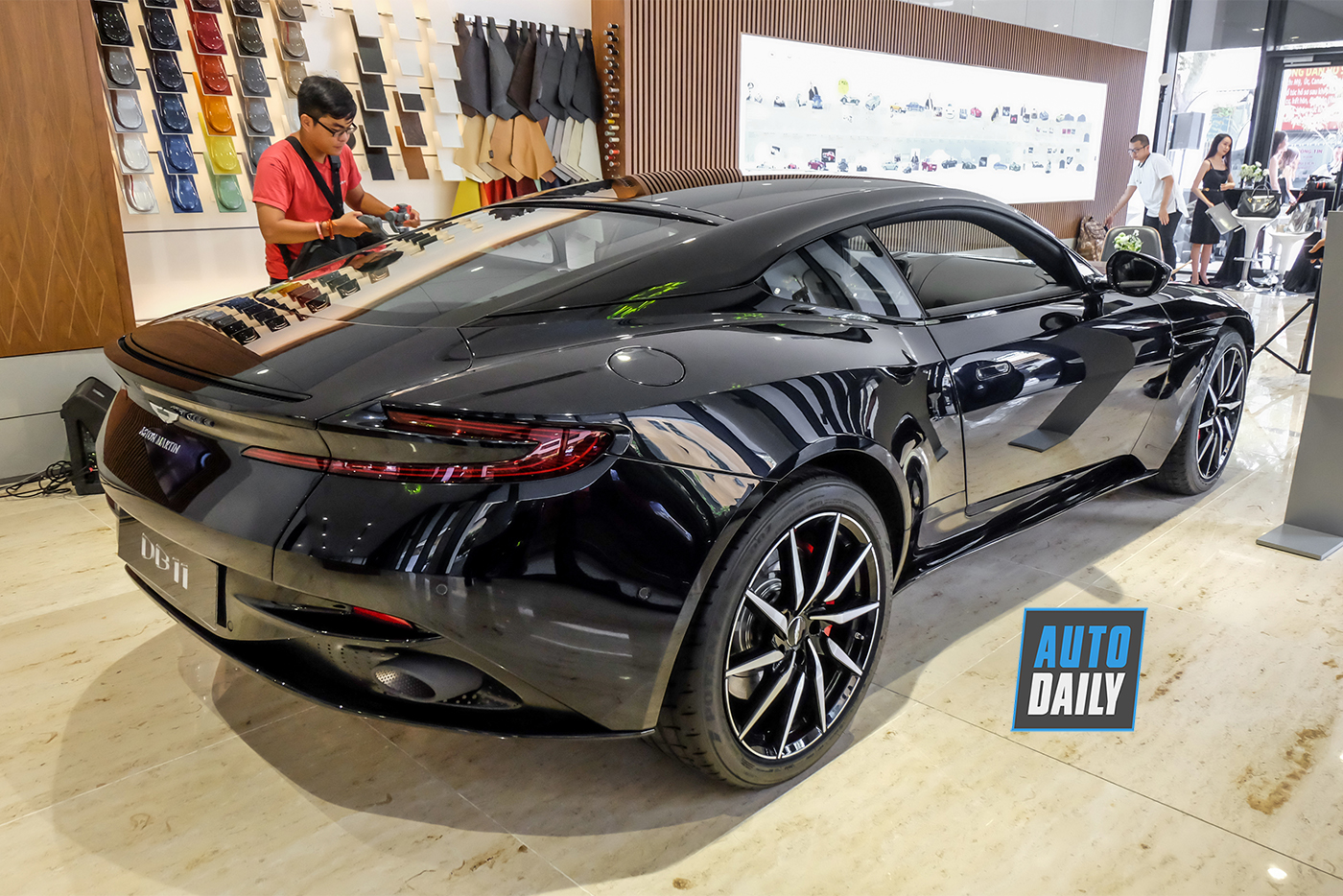 aston-martin-db11-1.jpg