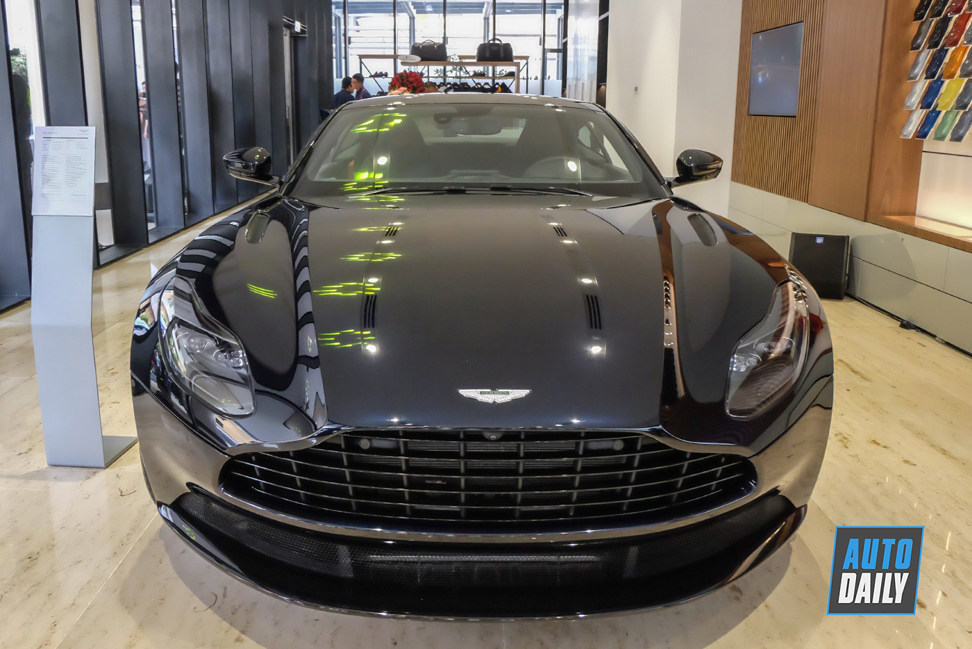 aston-martin-db11-v8-new-33.jpg