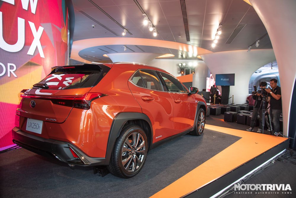 08-lexus-ux-2019-launches-in-thailand.jpg