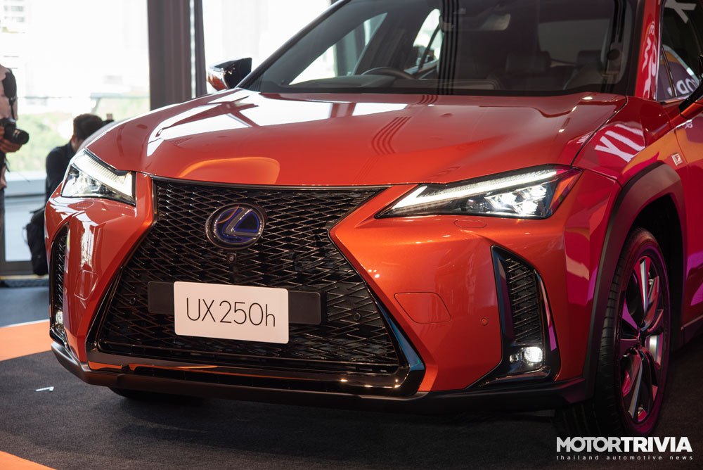 10-lexus-ux-2019-launches-in-thailand.jpg