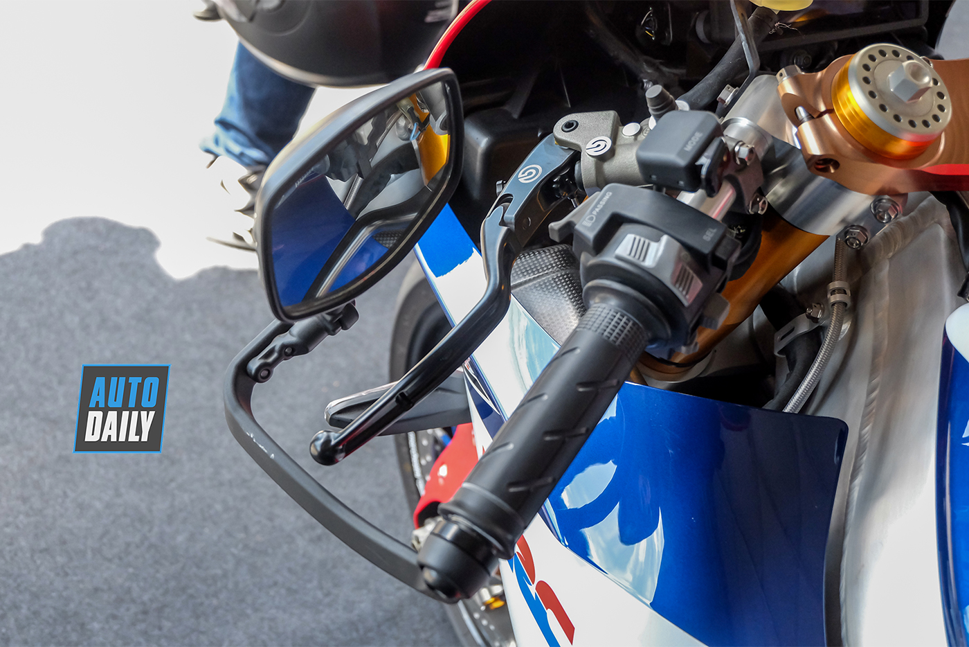 Ảnh chi tiết siêu mô tô Honda RC213V-S honda-rc213v-s-38.jpg