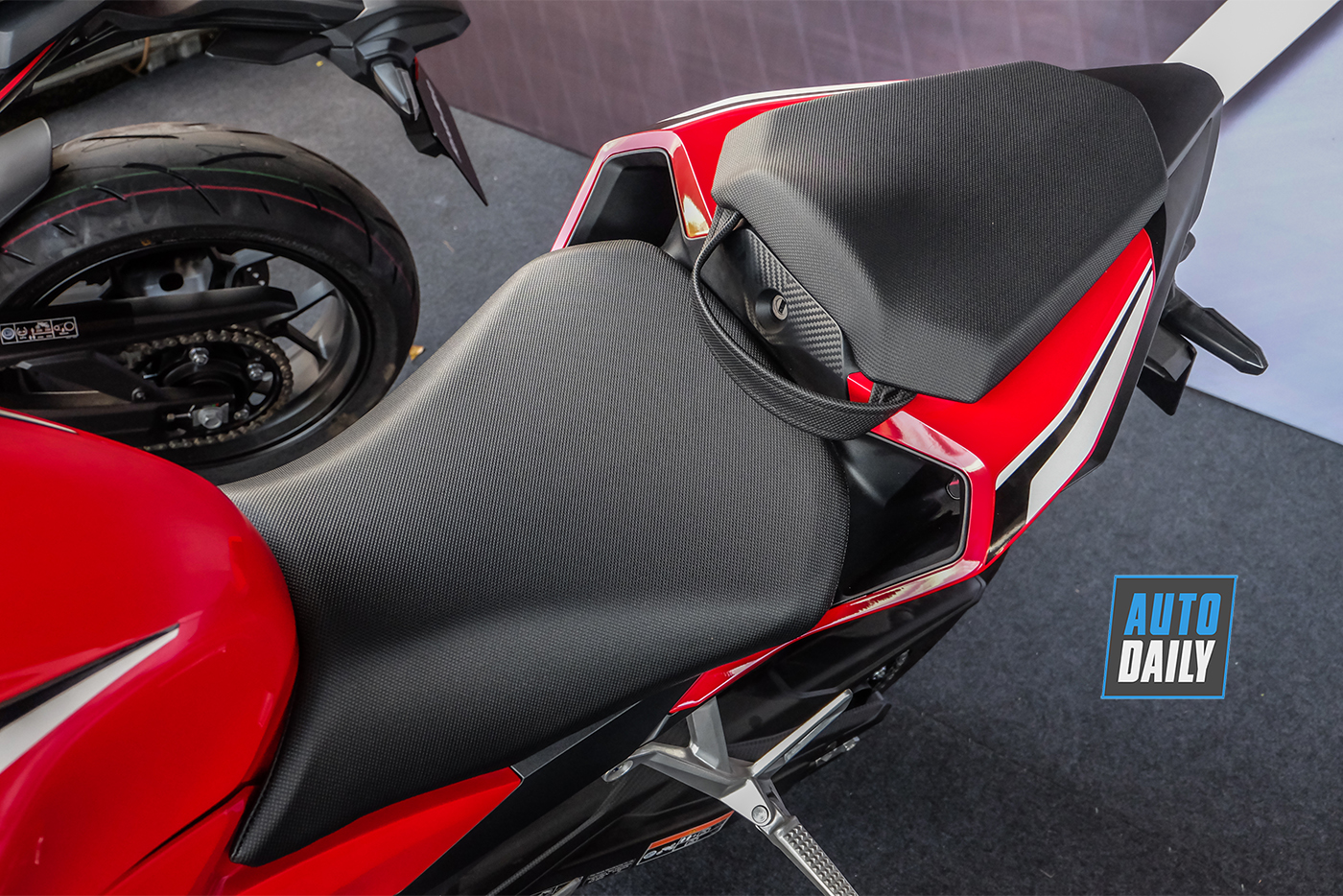 honda-cbr500r-2019-20.jpg