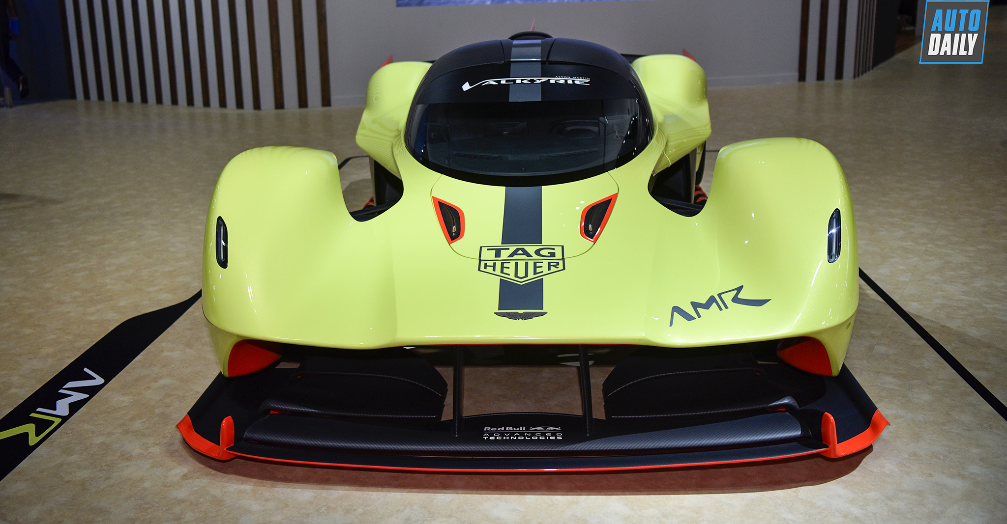 aston-martin-valkyrie-amr-bangkok-motor-show-autodaily-01.jpg